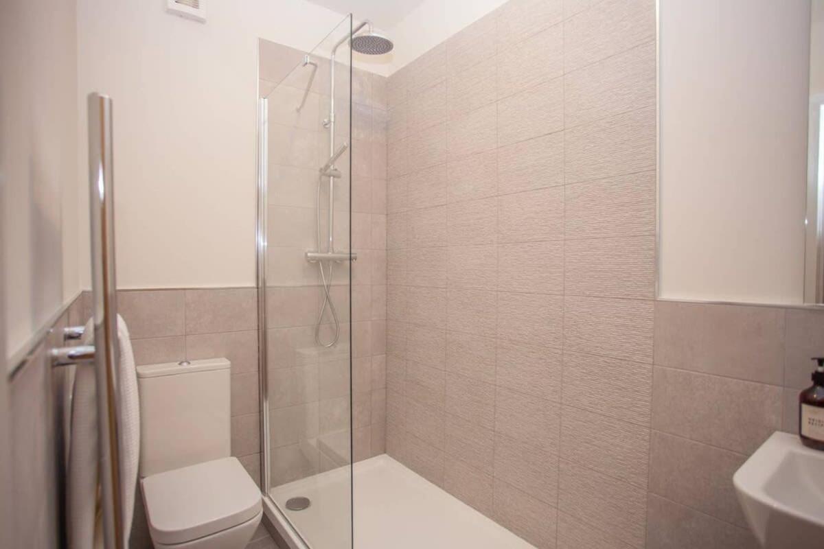 Stylish 2-bed Near * Glasgow