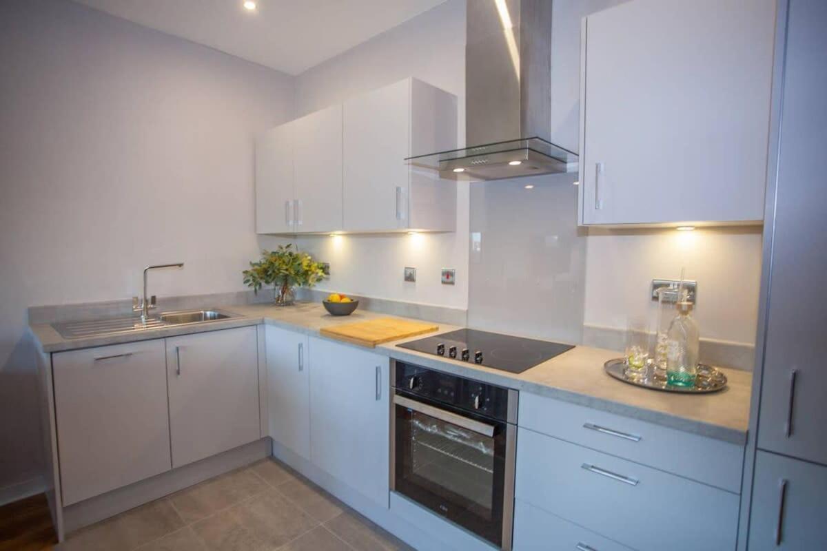 Stylish 2-bed Near Apartment Glasgow