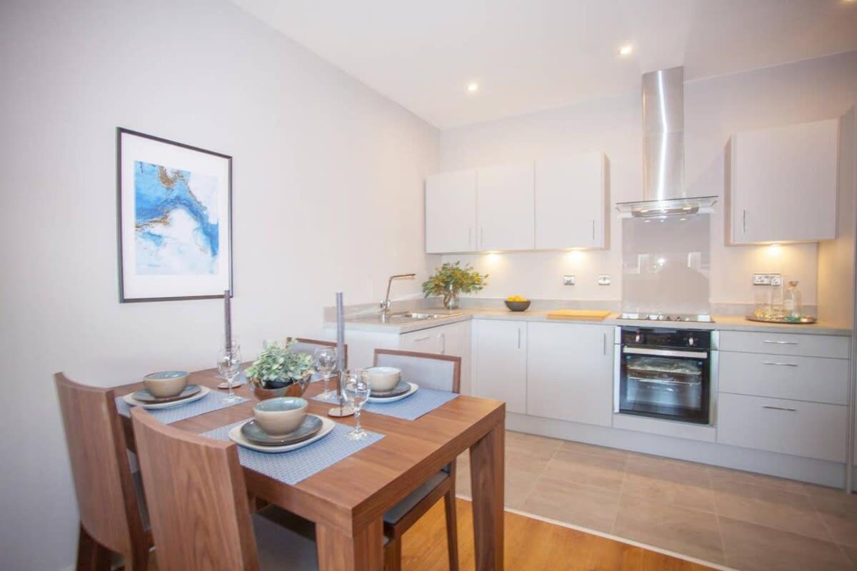 Apartment Stylish 2-bed Near Glasgow